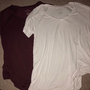 American Eagle v necks